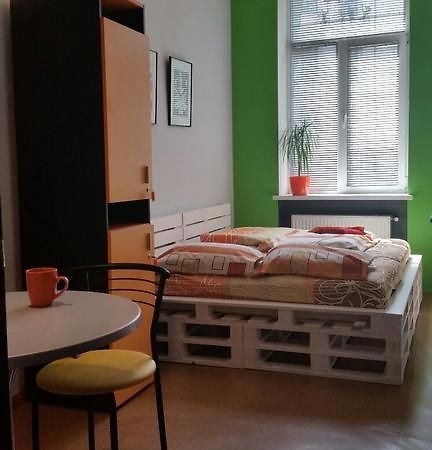 The Georgehouse Hostel 利沃夫 外观 照片